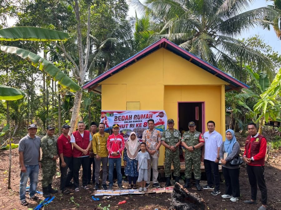 Koramil 06/KTM Bersama Forkopimcam Kateman Hadiri Peresmian Bedah Rumah dalam Rangka HUT RI ke-81