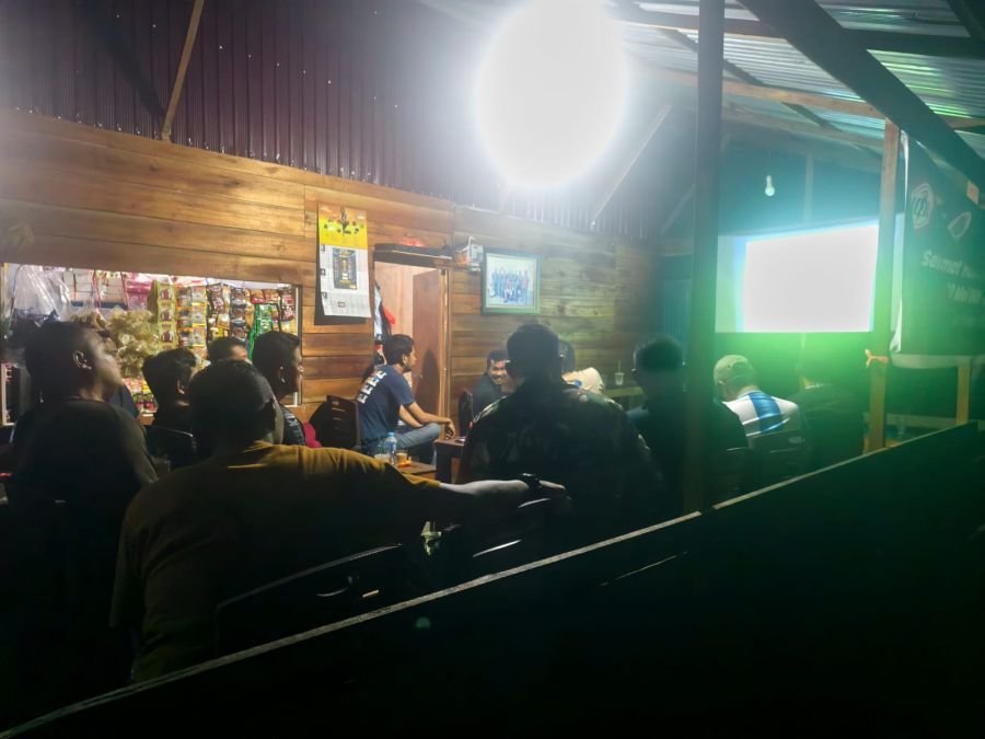 Koramil 06/KTM gelar nobar piala dunia bersama masyarakat di cafe roni
