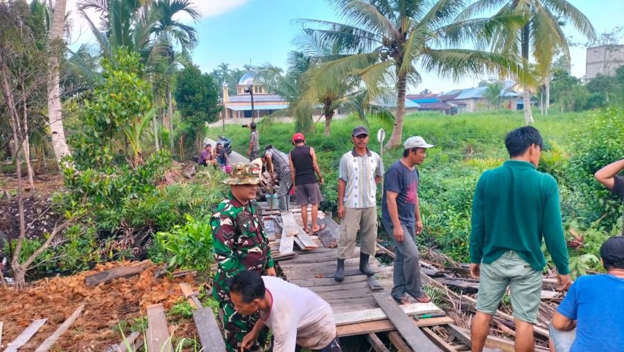 Koramil 06/ktm melaksanakan goro bersama masyarakat