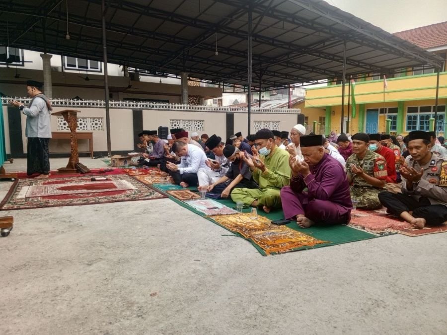 Koramil 06/Sukajadi Bersama Forkopimcam dan Warga Gelar Salat Istisqa, Mohon Keberkahan Hujan