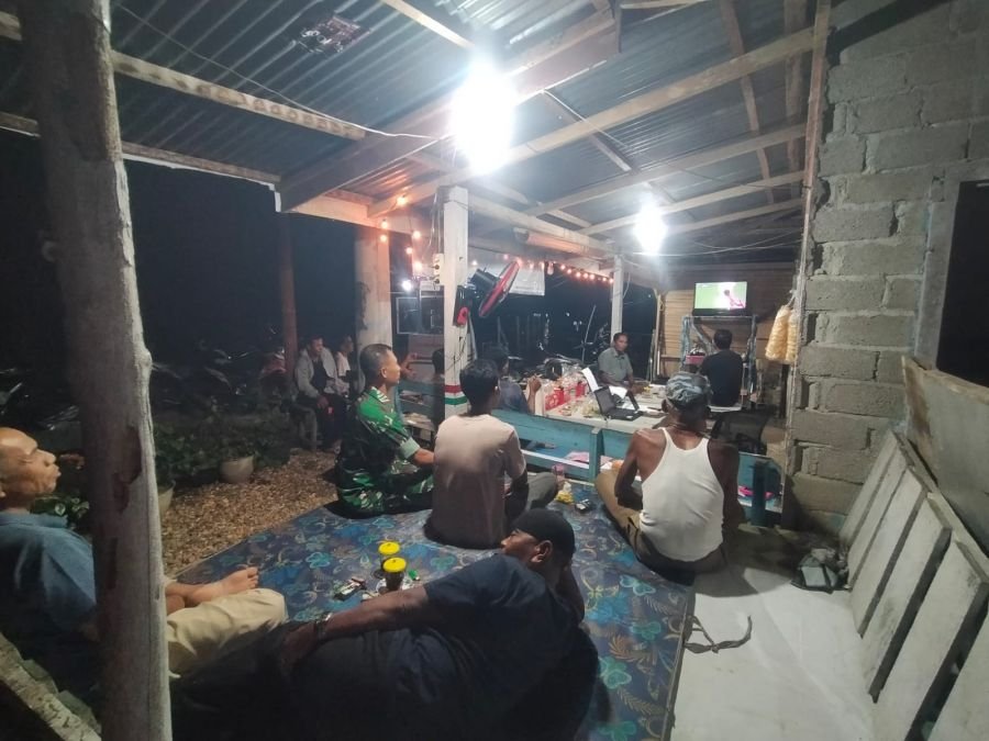 Koramil 07/KH Gelar Nobar Semifinal Piala Dunia Bersama Warga Pauh Angit Pangean
