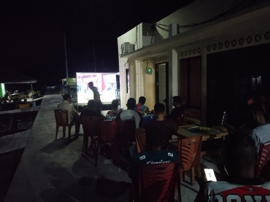 Koramil 07/Tambelan dan Polsek Gelar Nobar, Pererat Sinergi dengan Warga