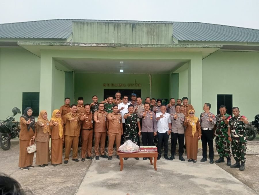 Koramil 07/Tenayan Raya Disambangi Polsek dan Camat, HUT TNI Dirayakan Penuh Keakraban