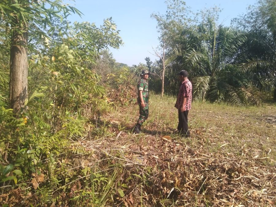 Koramil 07/Tenayan Raya Gencarkan Patroli dan Sosialisasi Cegah Karhutla di Wilayah Rawan