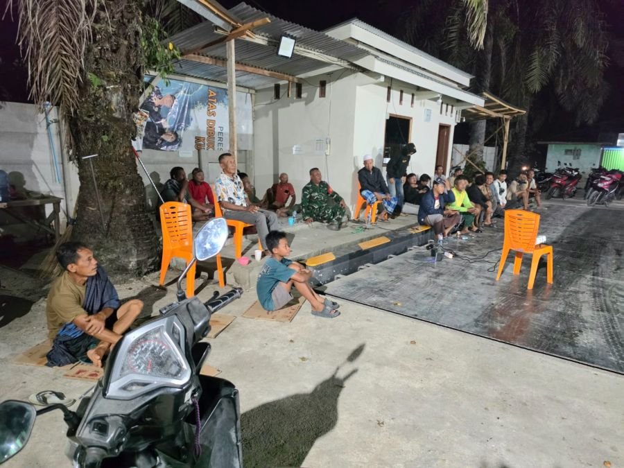 Koramil 09 Singingi Gelar Nobar Final Piala Dunia, Warga Air Emas Antusias