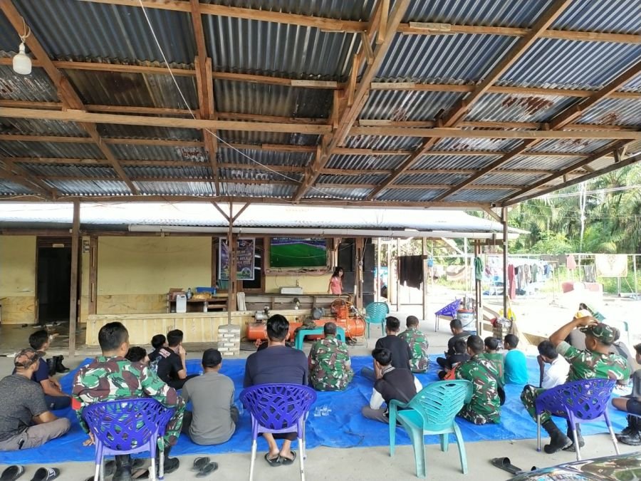 Koramil 14/Kepenuhan Gelar Nobar Kebangsaan Sepak Bola Piala Dunia 2026 Bersama Warga