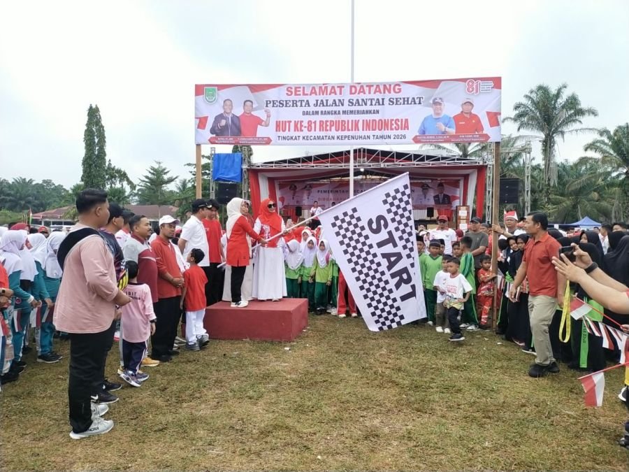 Koramil 14/Kepenuhan Turut  Meriahkan Gerak Jalan Sehat HUT RI ke-81 di Kepenuhan