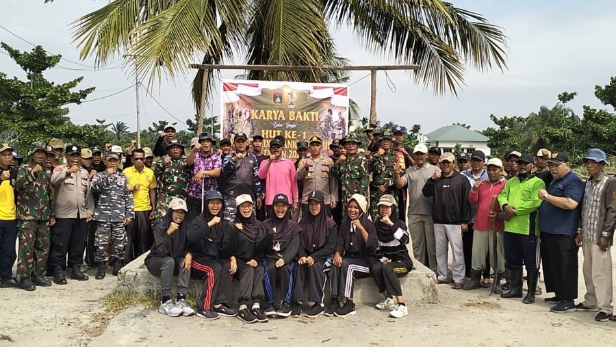 Koramil Kubu Pimpin Karya Bakti Massal Sambut HUT Perdana Kodam XIX