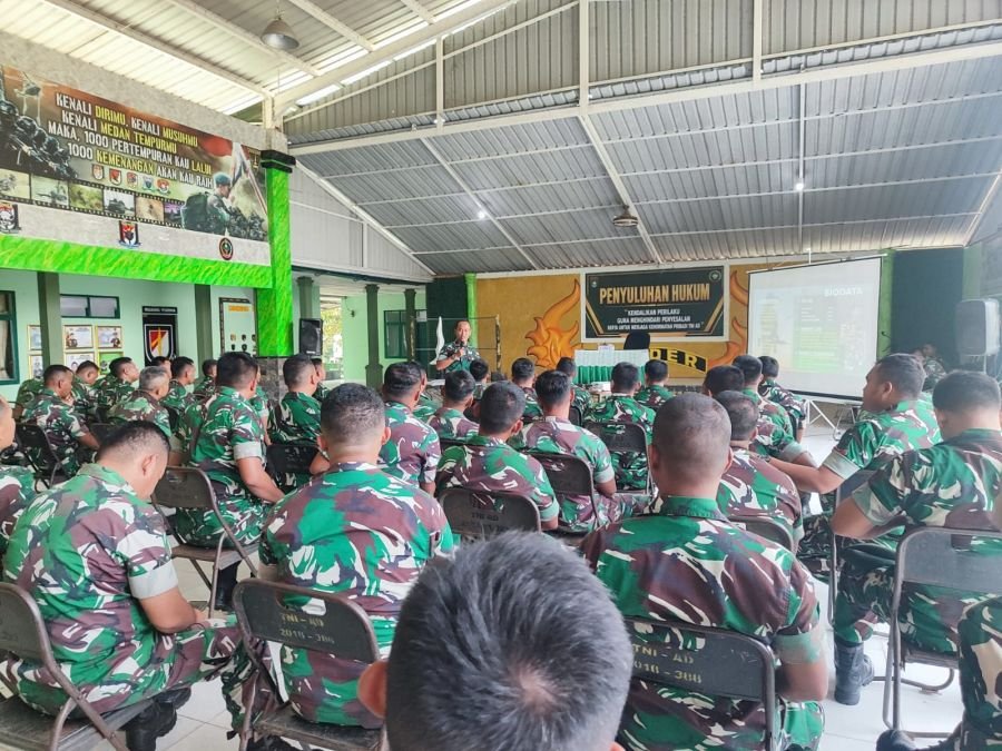 Kumdam XIX/TT Bekali Prajurit Yonif 136/Tuah Sakti dan Kodim 0316/Batam dengan Penyuluhan Hukum