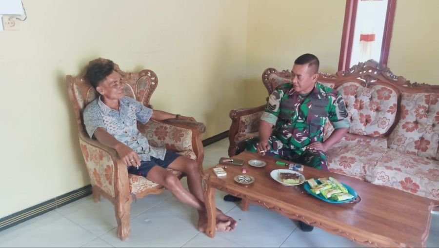 Kunjungi Rumah Warga Binaan, Cara Babinsa Untuk Melaksanakan Komsos
