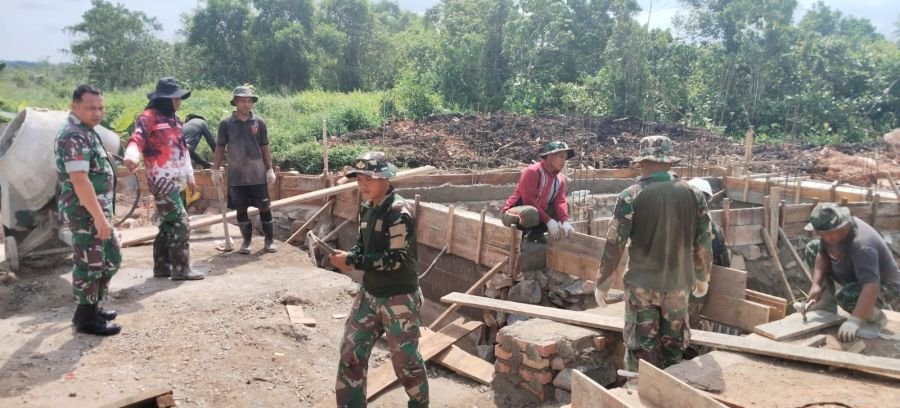 Laksanakan Program Presiden, Satgas Jembatan Kejar Tahap Sloof Atas Dinding Penahan Armco