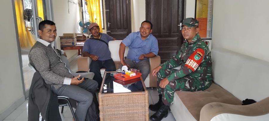 Lakukan Pembinaan Binjaring Teritorial, Babinsa Rutinkan Kegiatan Komsos Di Wilayah Binaan