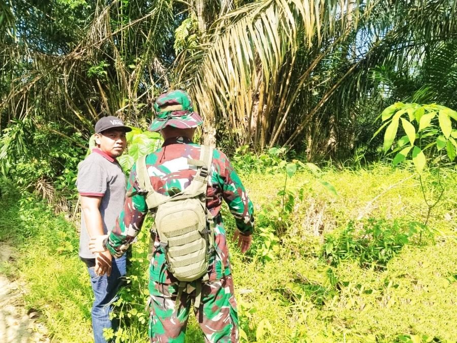 Langkah Pencegahan Karhutla terus Dilakukan Babinsa Koramil 02 Rambah Kodim 0313/KPR