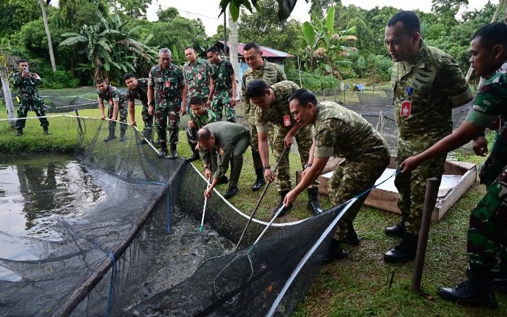 Lanud Roesmin Nurjadin Panen Raya Lele, Dukung Wujudkan Ketahanan Pangan Bangsa