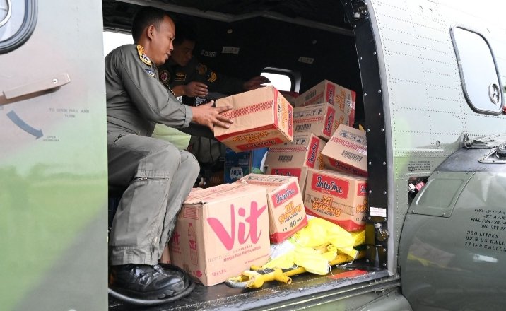 Lanud RSN Kembali Terbangkan Bantuan Kemanusiaan Menuju Sibolga