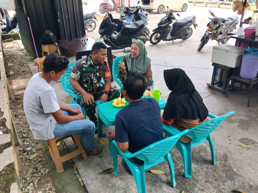 Lewat Komsos, Koptu Bagus K.P Ajak Warga Desa Bono Tapung Jaga Kebersihan