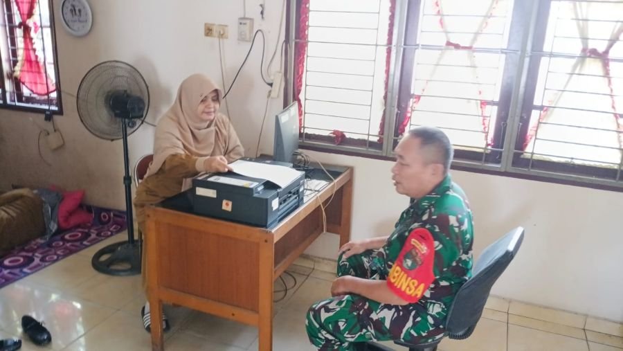 Lewat Komunikasi Hangat, Babinsa Sukajadi Jalin Sinergi dengan Pemerintah Kelurahan