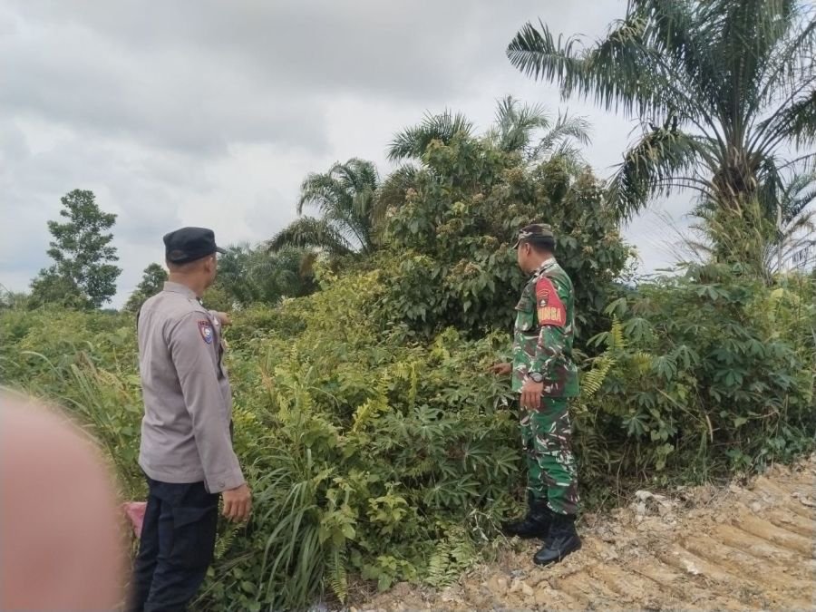 Lewat Patroli Humanis, Babinsa Ajak Masyarakat Bersama Cegah Kebakaran Hutan dan Lahan