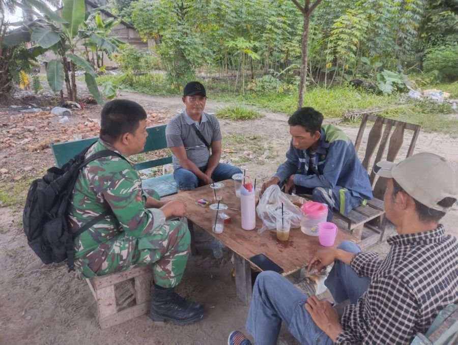 Lewat Secangkir Kopi, Babinsa Pererat Silaturahmi dan Bangun Kepedulian Lingkungan