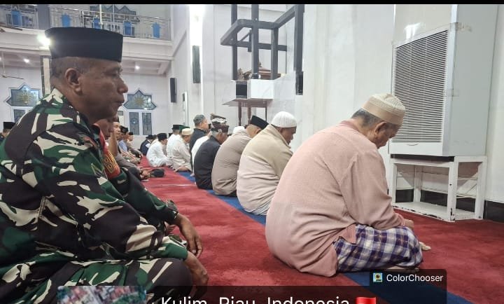 Lewat Subuh Berjamaah, Babinsa Serma Herman Perkuat Kedekatan dengan Masyarakat