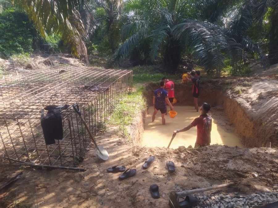 Lumpur Tak Jadi Penghalang, Jembatan Garuda Terus Dibangun
