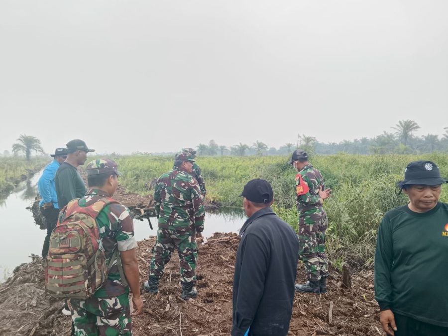 Mabes TNI Sisir Kanal dan Embung, Cegah Karhutla di Kubu Babussalam Rohil