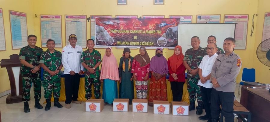 Mabes TNI Sosialisasikan Karhutla dan Salurkan Bantuan di Bungaraya
