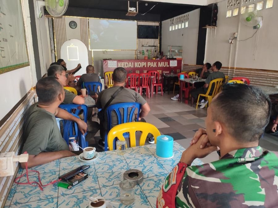 Makodim dan Koramil 04/Tebing Pererat Kemanunggalan Lewat Nobar Piala Dunia