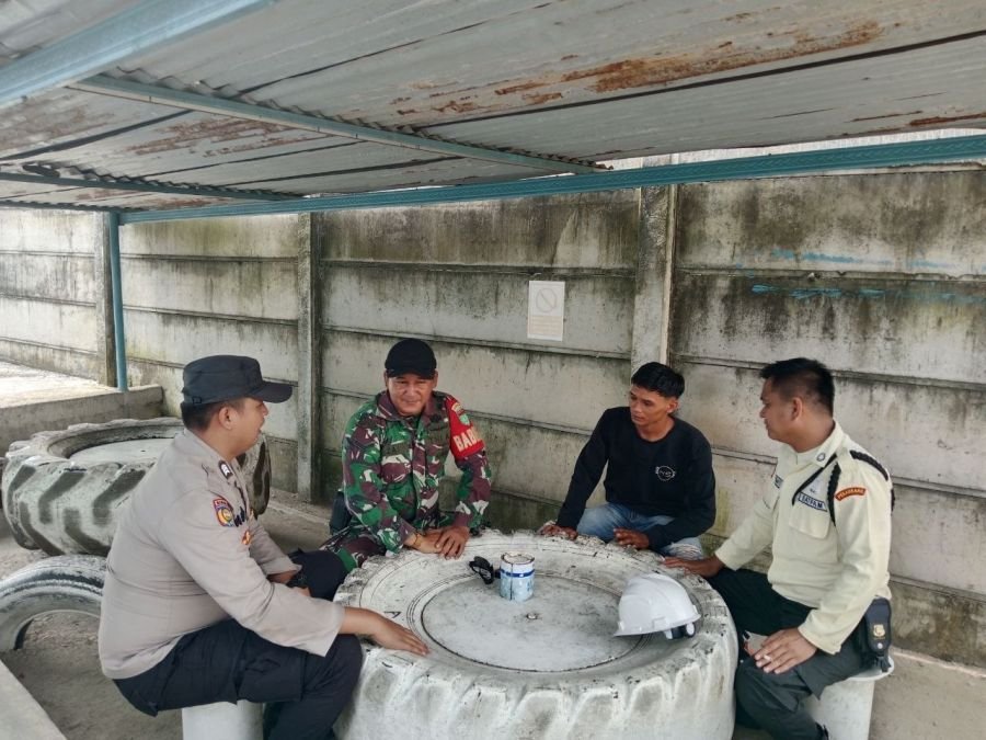 Marak Indikasi Pencurian, Sinergi TNI-Polri di Tandun Rokan Hulu Imbau Warga Tingkatkan Siskamling