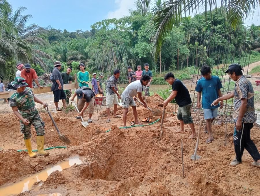 Medan Berat Tak Hentikan Pembangunan Jembatan Gantung Garuda Tahap III