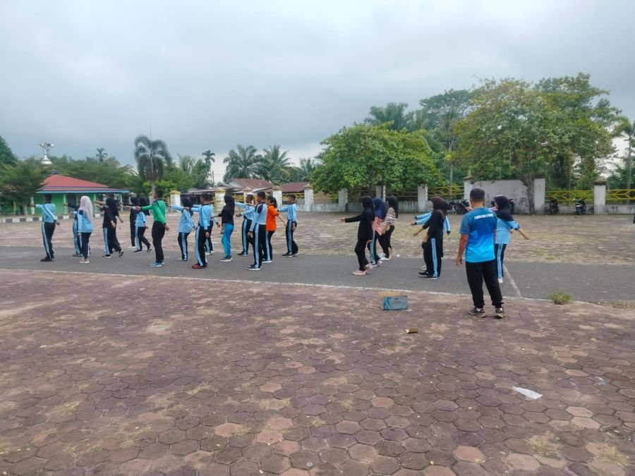 Melaksanakan Kegiatan pelatihan Pasukan Paskibra kecamatan Tanah Putih  Tanjung Melawan