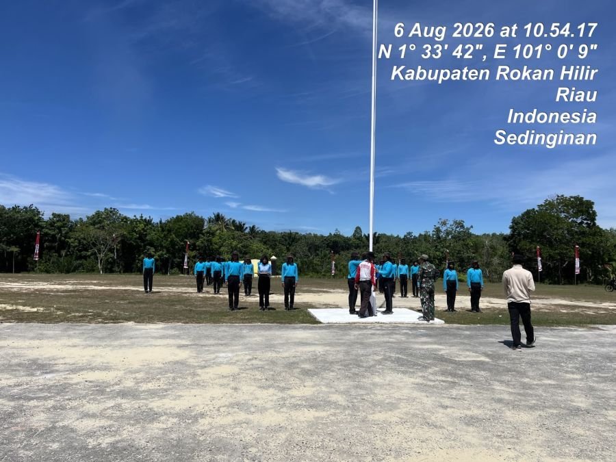 Melaksanakan Kegiatan pelatihan Pasukan Paskibra kecamatan Tanah Putih.