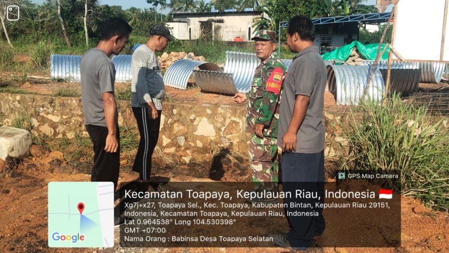 Melaksanakan peninjauan Jembatan Aramco dgn pak RT dan tokoh masyarakat