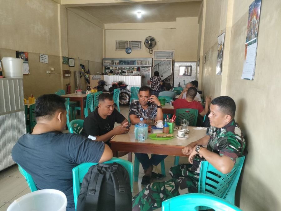 Melalui Giat Komsos BABINSA Ciptakan Situasi Yang Baik Dengan Perangkat Desa Binaan