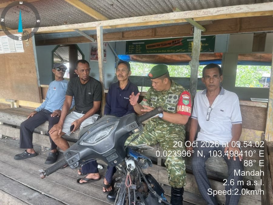 Melalui Komsos, Babinsa Koramil 08/MDH Kota Ciptakan Interaksi Kekompakan