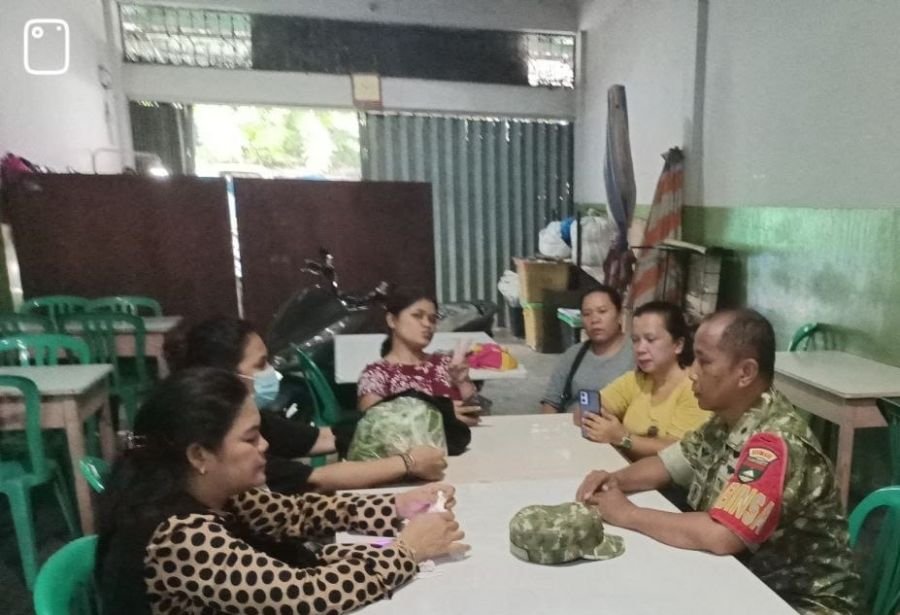 Melalui Komsos, Babinsa Padang Bulan Ciptakan Pasar Kodim yang Aman dan Kondusif