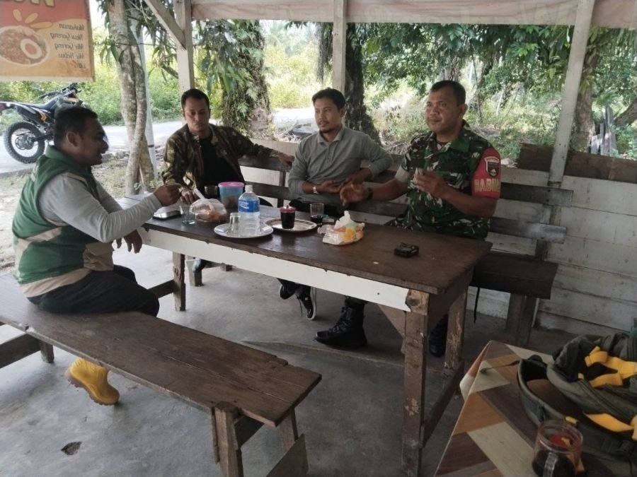 Melalui Komsos, Babinsa Tampan Dorong Warga Hidupkan Kembali Siskamling
