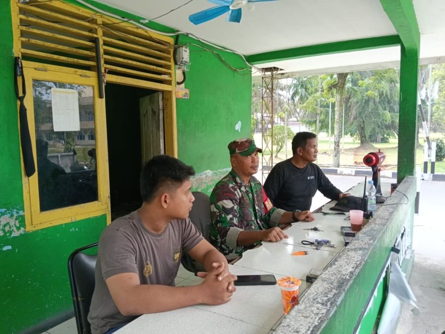 Melalui Komsos, Babinsa Tingkatkan Kerja Sama dengan Petugas Keamanan Universitas Riau