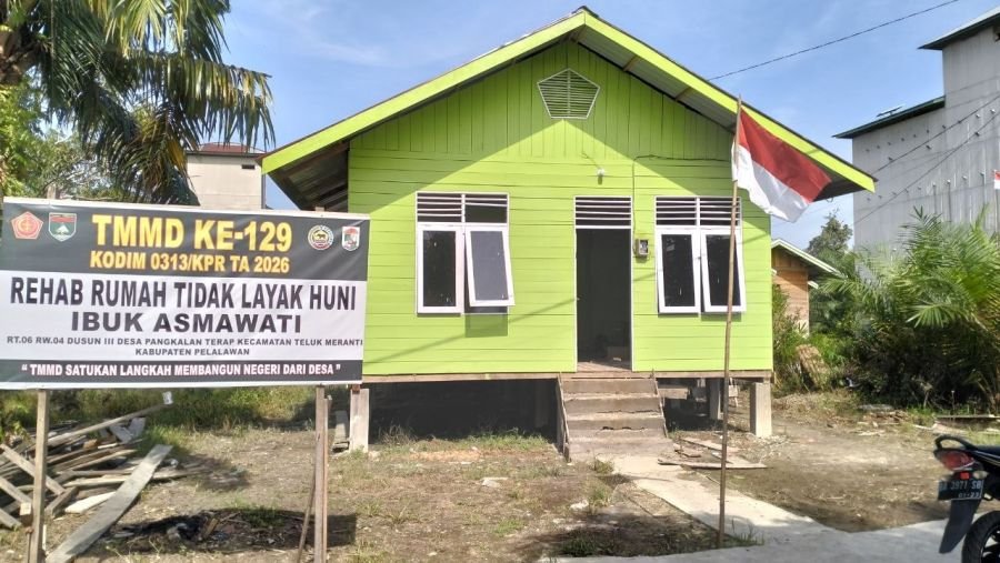 Memasuki H-6 TMMD ke-129 Kodim 0313/KPR, Pembangunan RTLH Ibu Asmawati Masuki Tahap Finishing dan Pe