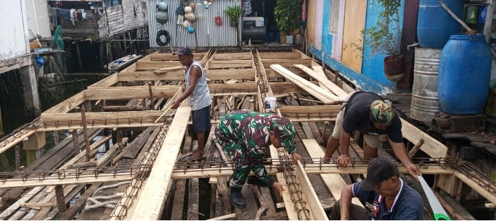 MEMBANGUN RUMAH, MENUMBUHKAN HARAPAN, SATGAS TMMD KE-129 BERGERAK UNTUK RAKYAT