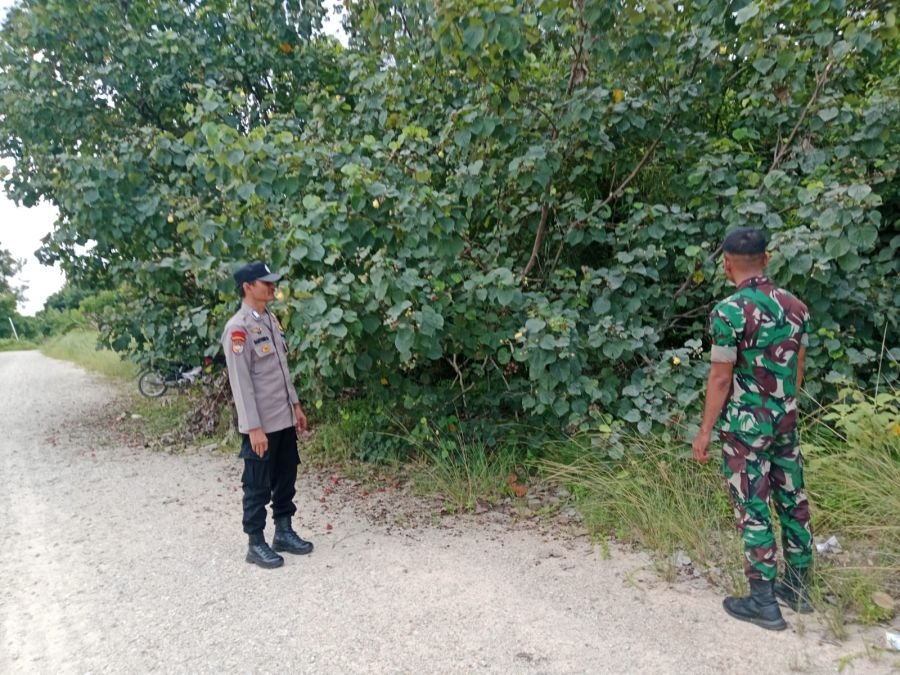 Menjaga Gambut Tetap Aman, Babinsa Merbau Sisir Lahan Rawan Karhutla di Mengkirau