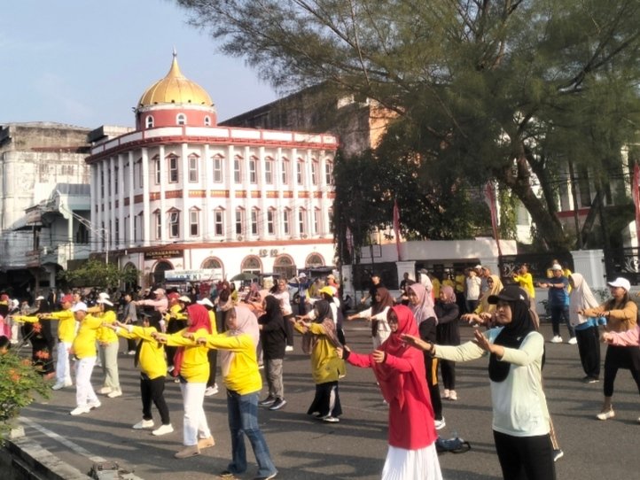 Meriah! Pemkab Rohil Gelar 'Tanding Senam Kemilau Rokan Hilir 2026' di Jalan Merdeka