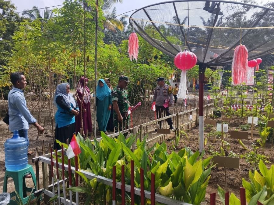 Meriahkan HUT RI, Serka MJ. Ginting Pantau Pelombaan Kebersihan