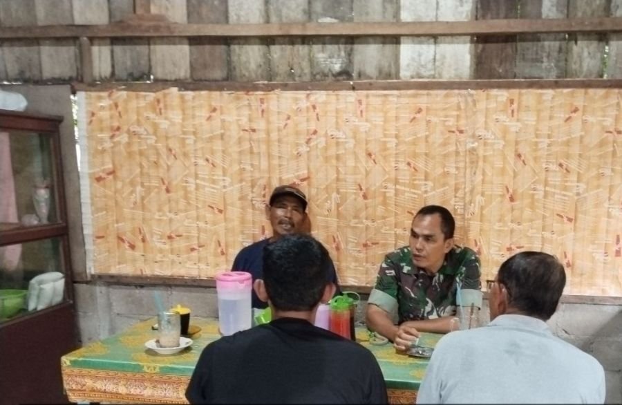 Mewujudkan Keakraban, Babinsa Koramil 01/Rengat Komsos Dengan Warga Binaan