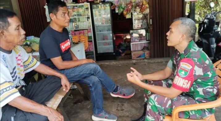 Mewujudkan Keakraban Babinsa Koramil 01/Rengat Komsos Dengan Warga Binaan