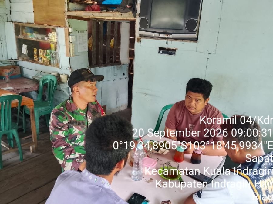 Minggu Pagi, Babinsa Koramil 04/Kuindra Komsos dan Pengawasan SDM di Kelurahan Sapat