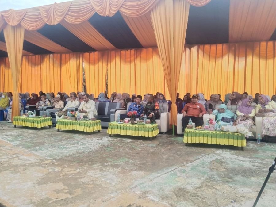 Momen Hangat Babinsa Ujungbatu Timur Lepas Kelulusan Siswa Kelas IX MTsN 2 ujung batu