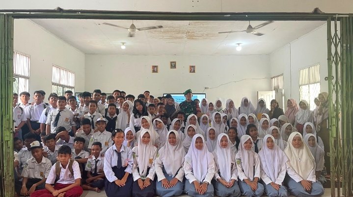 MPLS Tak Sekadar Perkenalan, Babinsa Bentuk Karakter Pelajar Sejak Hari Pertama