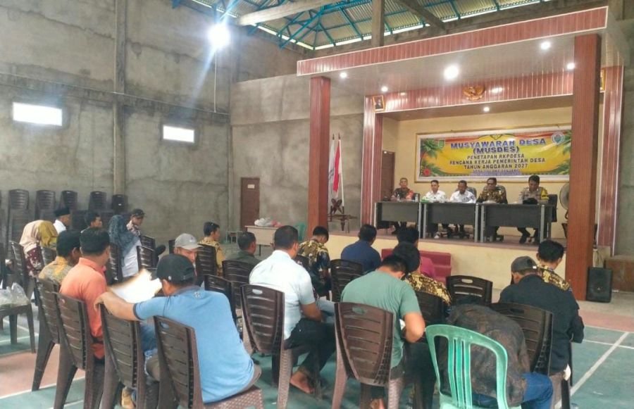 Musdes Sialang Panjang Tetapkan RKPDes 2027, Serka Masri Babinsa 01/Tembilahan Turut Hadir