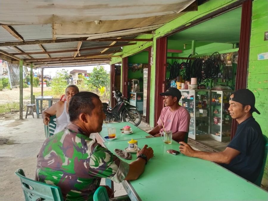 Musim Kemarau, Babinsa Koramil 07/Reteh Intensifkan Komsos dan Edukasi Karhutla